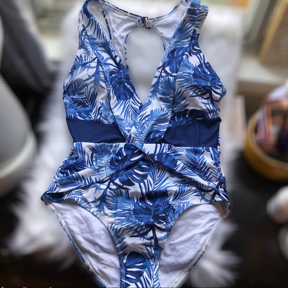 Nicole Miller Blue Leaf Tropical Mesh Swimsuit 12 One Piece White